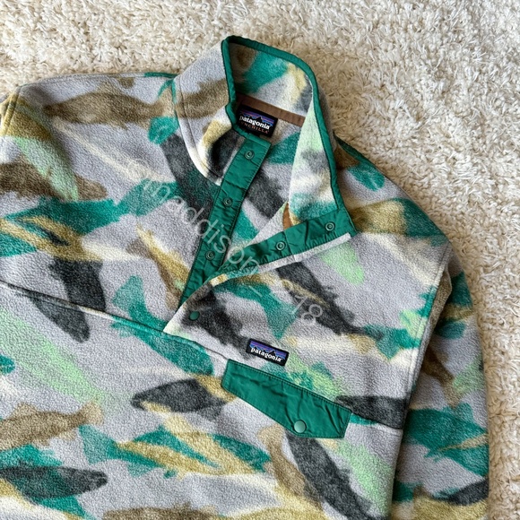 Patagonia Synchilla Snap-T Large Trout Tails Legend Green Fish Swimming Print L - Picture 10 of 11